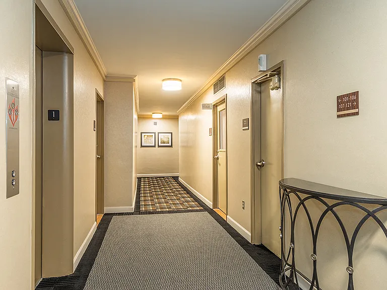 The 925 Apartments — Photo 16
