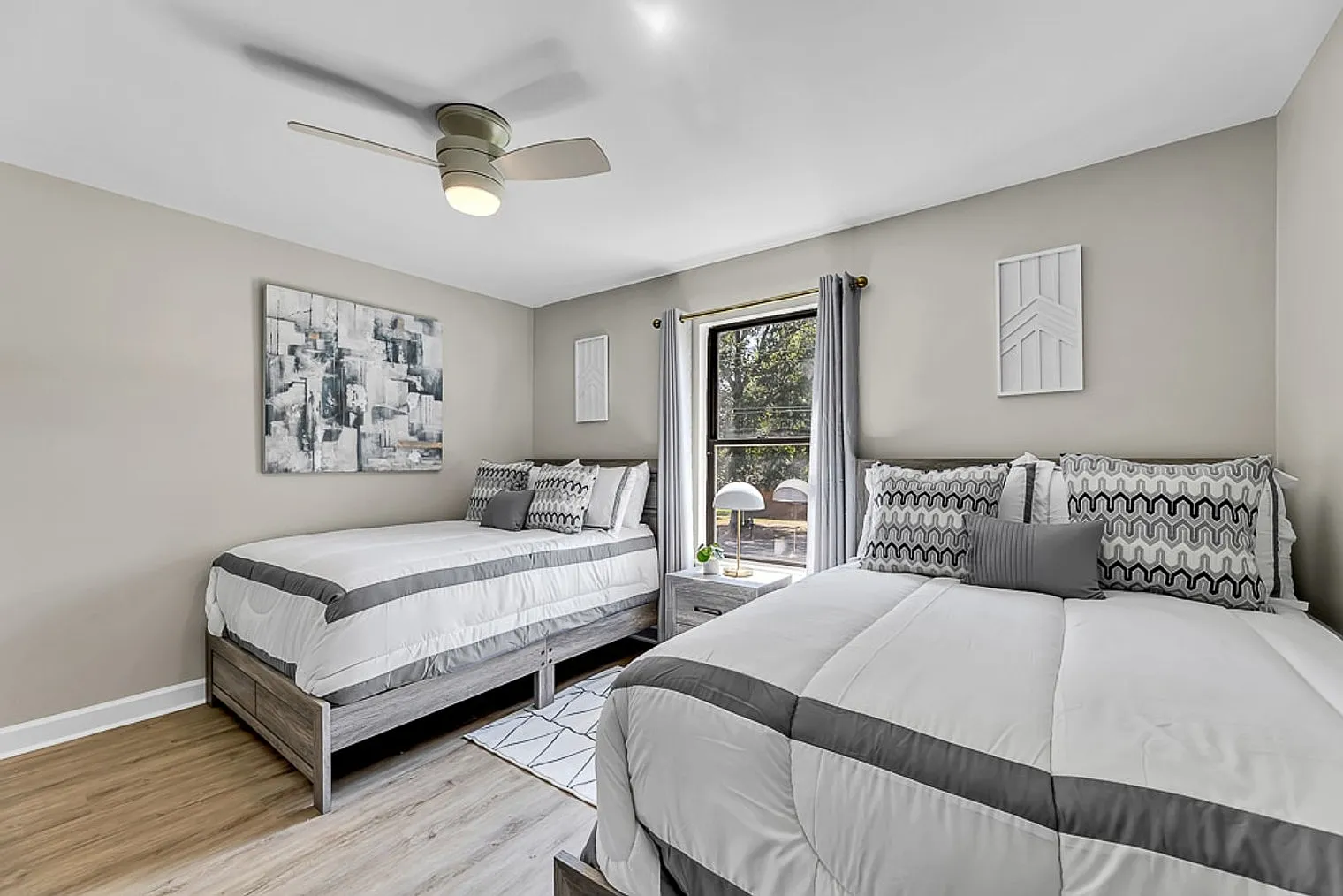 2 bed, 1.0 bath, $4,156 — Photo 4