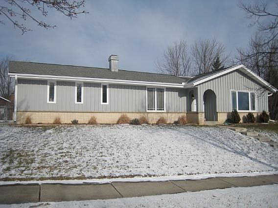 1st image of 438 Hillview Cir