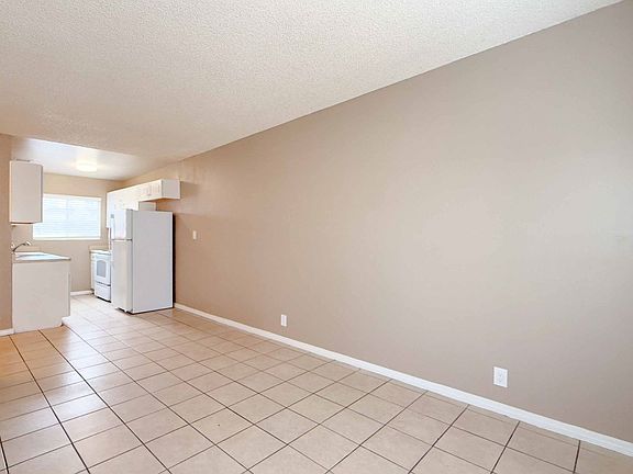 3rd image of 4057 Marlborough Ave APT 8