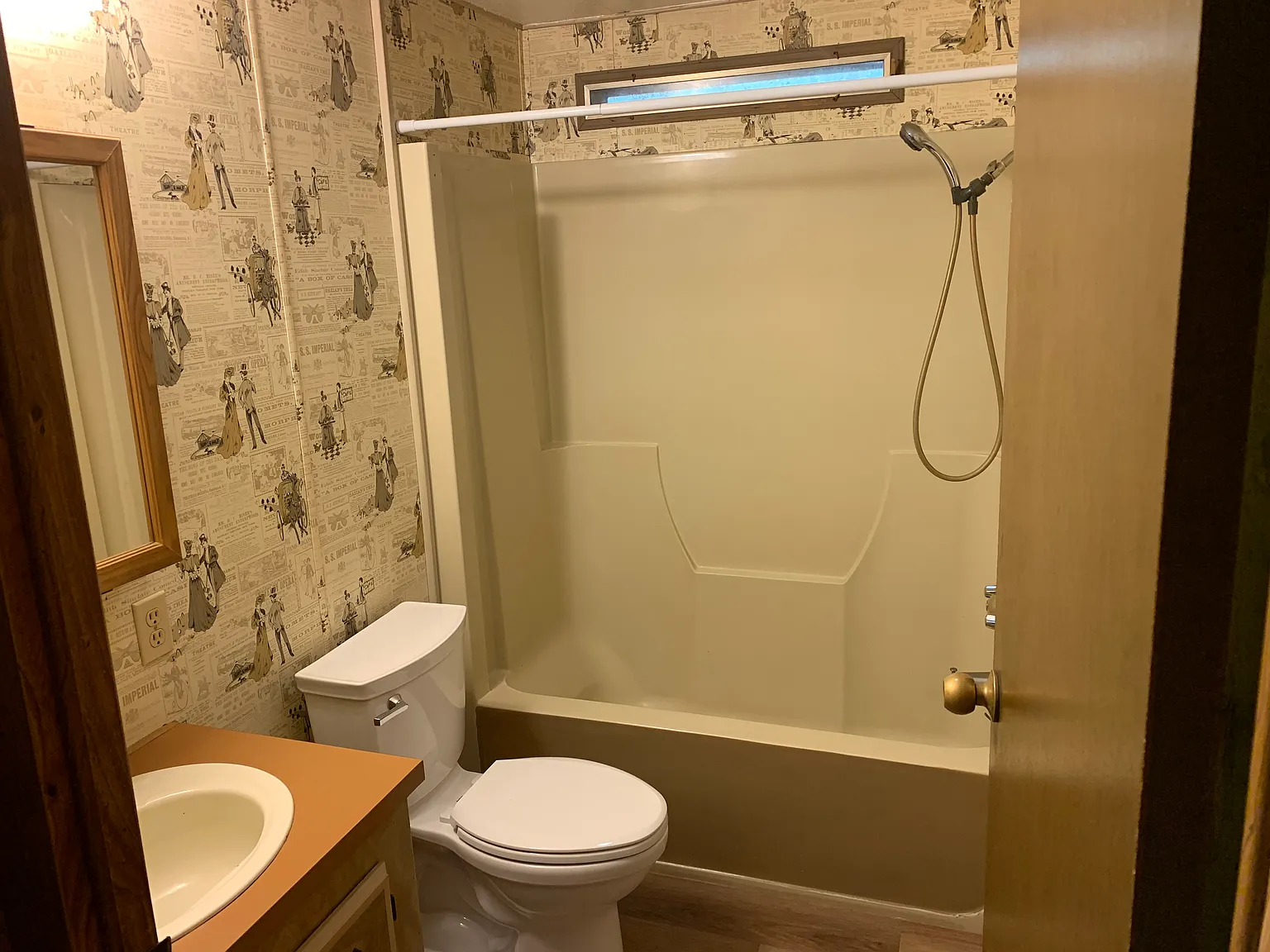 3 bed, 1650 sqft, $1,650 — Photo 1