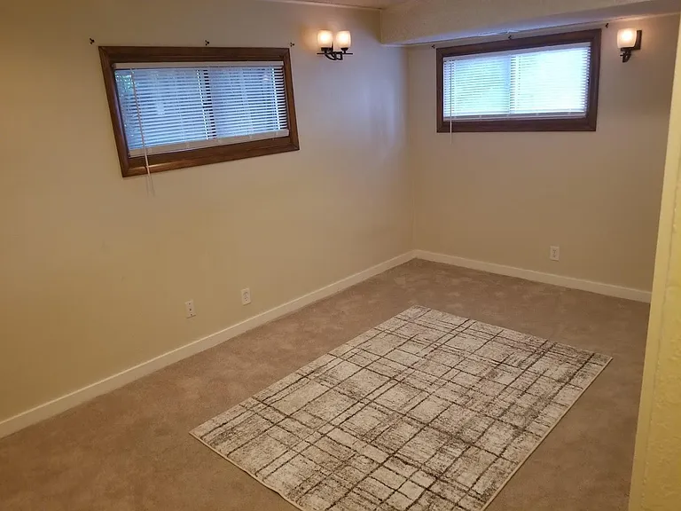 3412 S Elm St — Photo 19