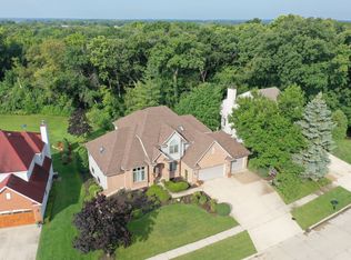 660 Indian Ridge Dr, Antioch, IL 60002