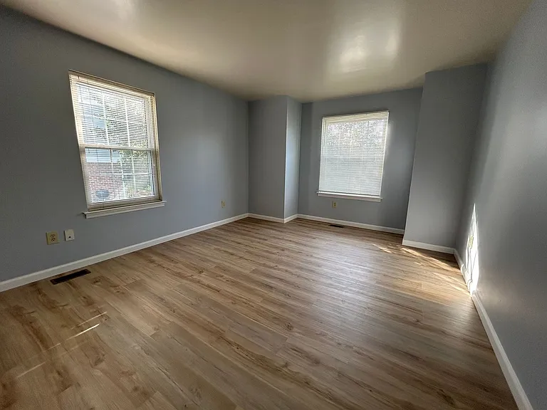 27 Martine Ct #2 — Photo 12