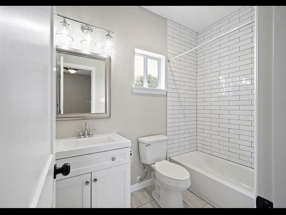 1st image of 4405 Mallow St #B