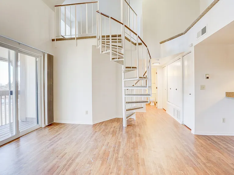Dover Commons Apartments — Photo 32