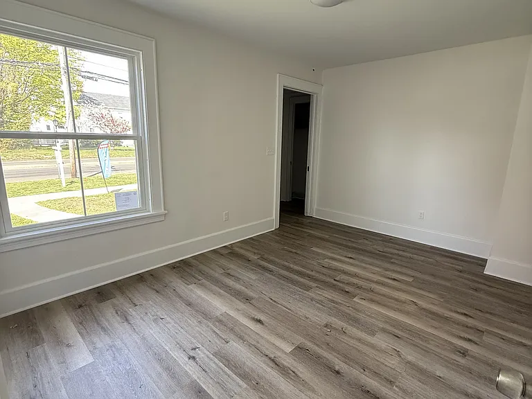 1950 Main St #2 — Photo 6