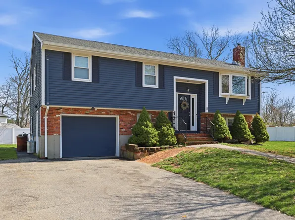 11 Duffy Drive, Taunton, MA 02780