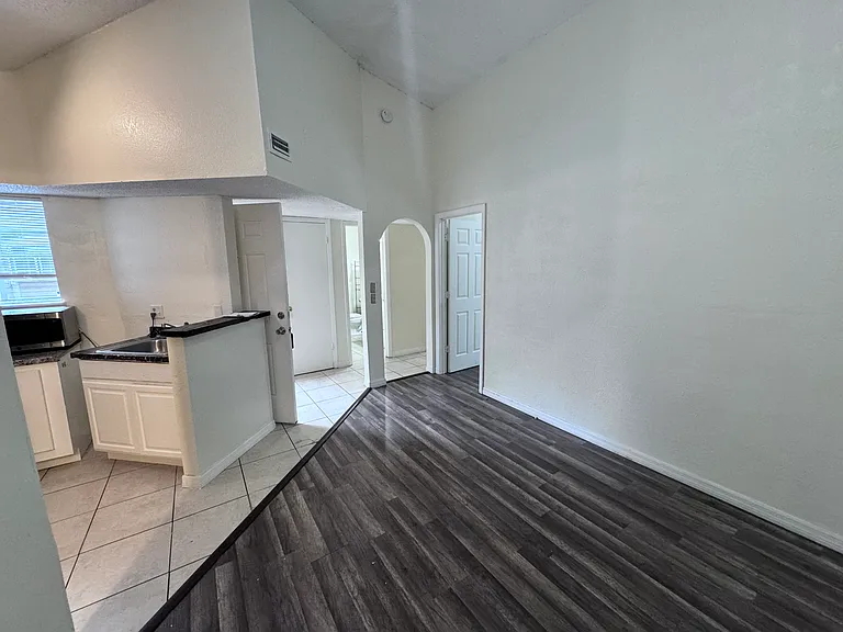 1948 Lake Atriums Cir #121 — Photo 3