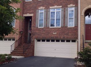 25868 Commons Sq, Chantilly, VA 20152