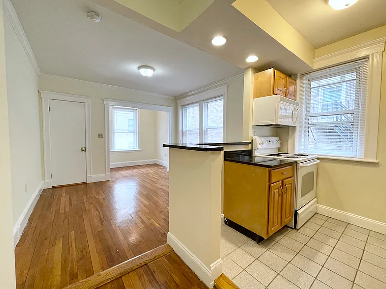 55 Queensberry St #26 — Photo 5