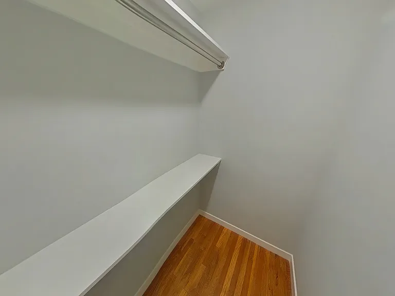 1054 Noel Dr — Photo 10