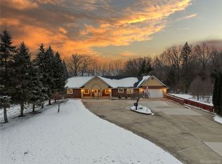 24700 West Rd, Brownstown, MI 48134