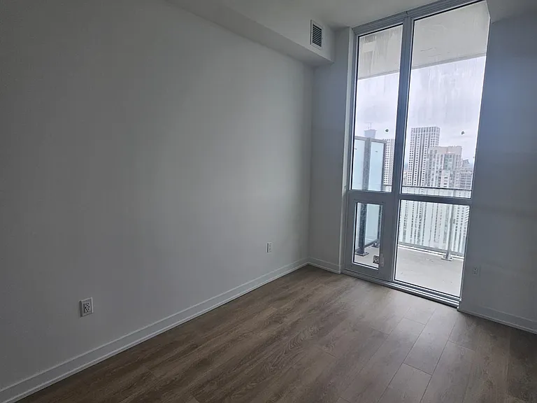 1 Fairview Rd E #3106 — Photo 13