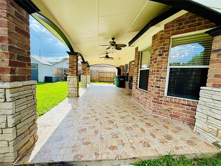 20515 Lantern Springs Ln — Photo 31