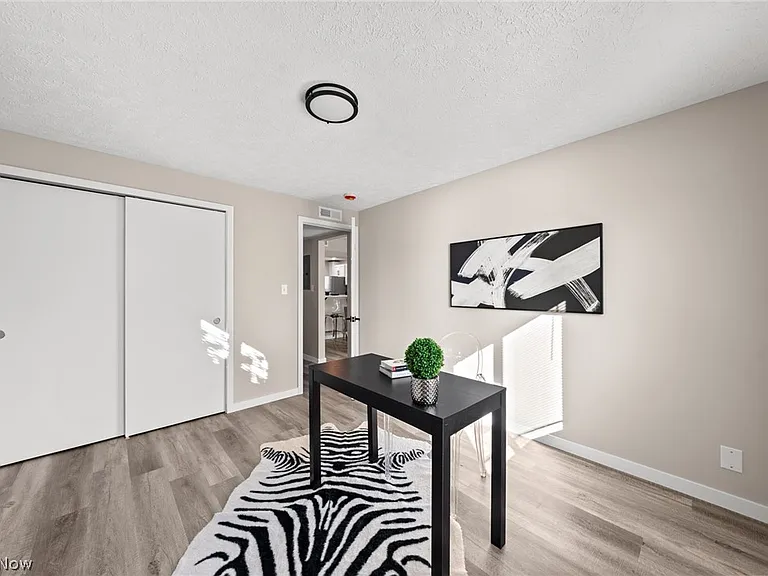 21045 Southbend Cir #8 — Photo 11