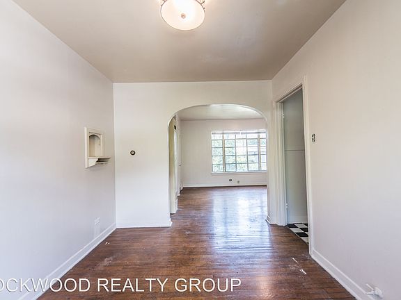 4th image of 103 W Oakview Pl APT 02