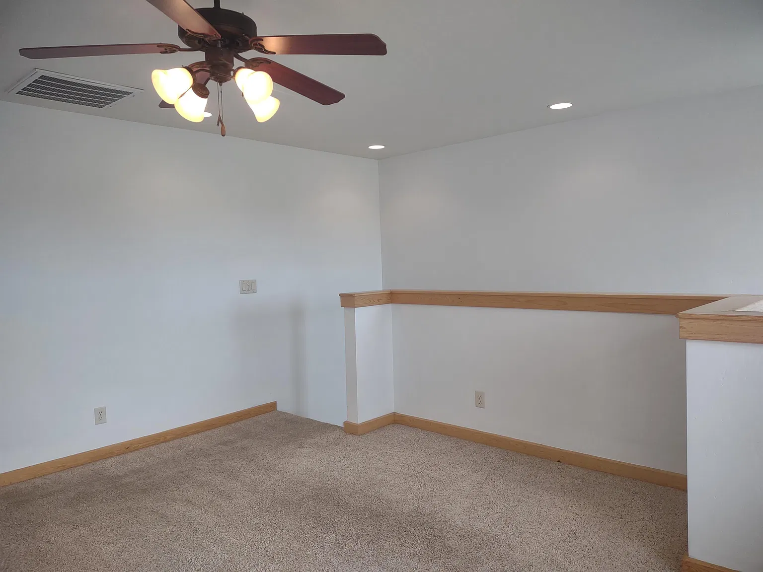 1018 River Bend Street - 1 — Photo 2