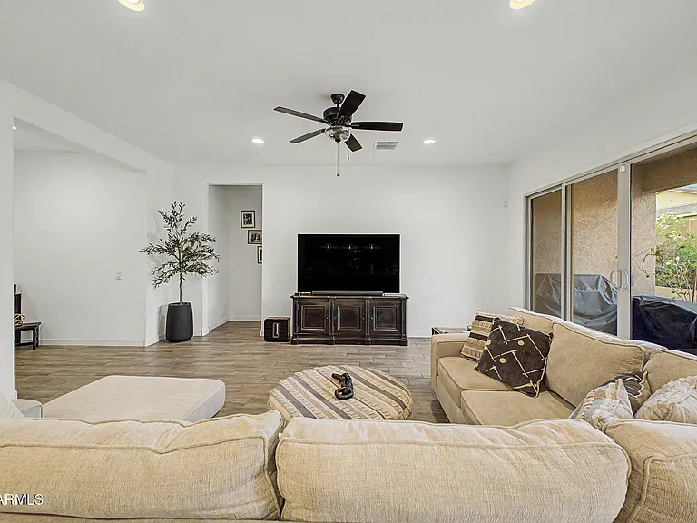 3825 W Buist Ave — Photo 10