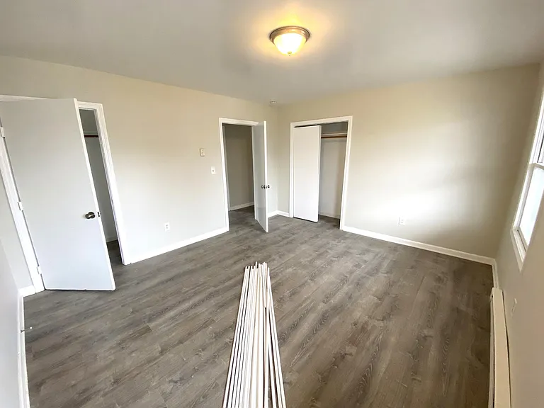 17 Green Ave #D — Photo 1