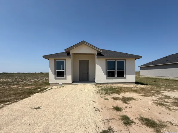132 Camino Verde Ct, La Vernia, TX 78121