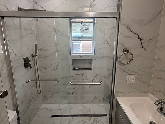 3rd image of 112 Hallock Ave #2L