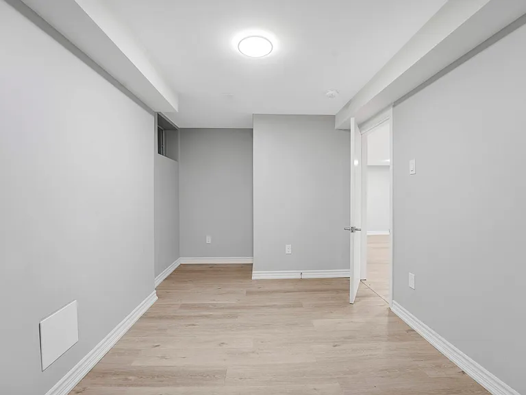 151 Dauphin Ave #2 — Photo 9