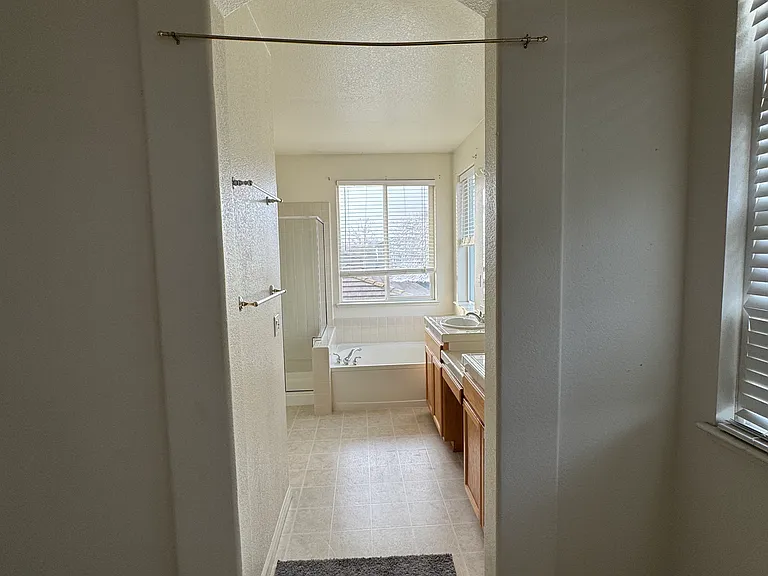 350 Sutley Cir — Photo 11
