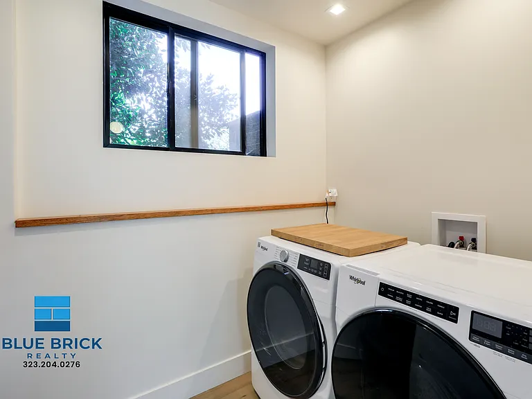 14120 Archwood St — Photo 14