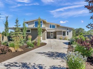 61086 SE Echo Lake Ct, Bend, OR 97702