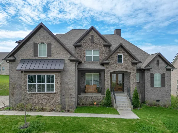 839 Regimental Dr, Hermitage, TN 37076