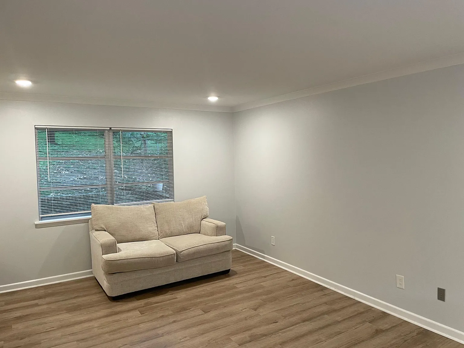 3 bed, 1871 sqft, $2,500 — Photo 2