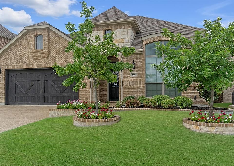 1st image of 607 Mountcastle Dr