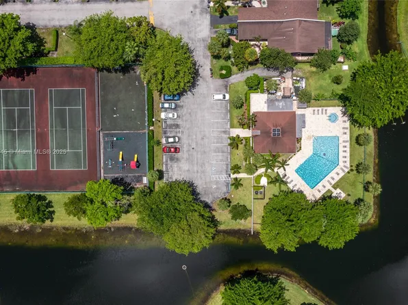 5109 NW 11th Way, Pompano Beach, FL 33064