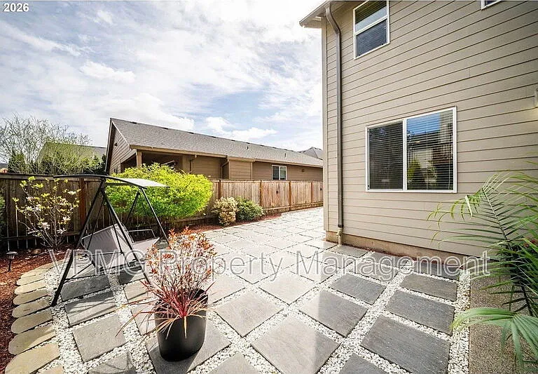 4704 NE 109th St — Photo 33