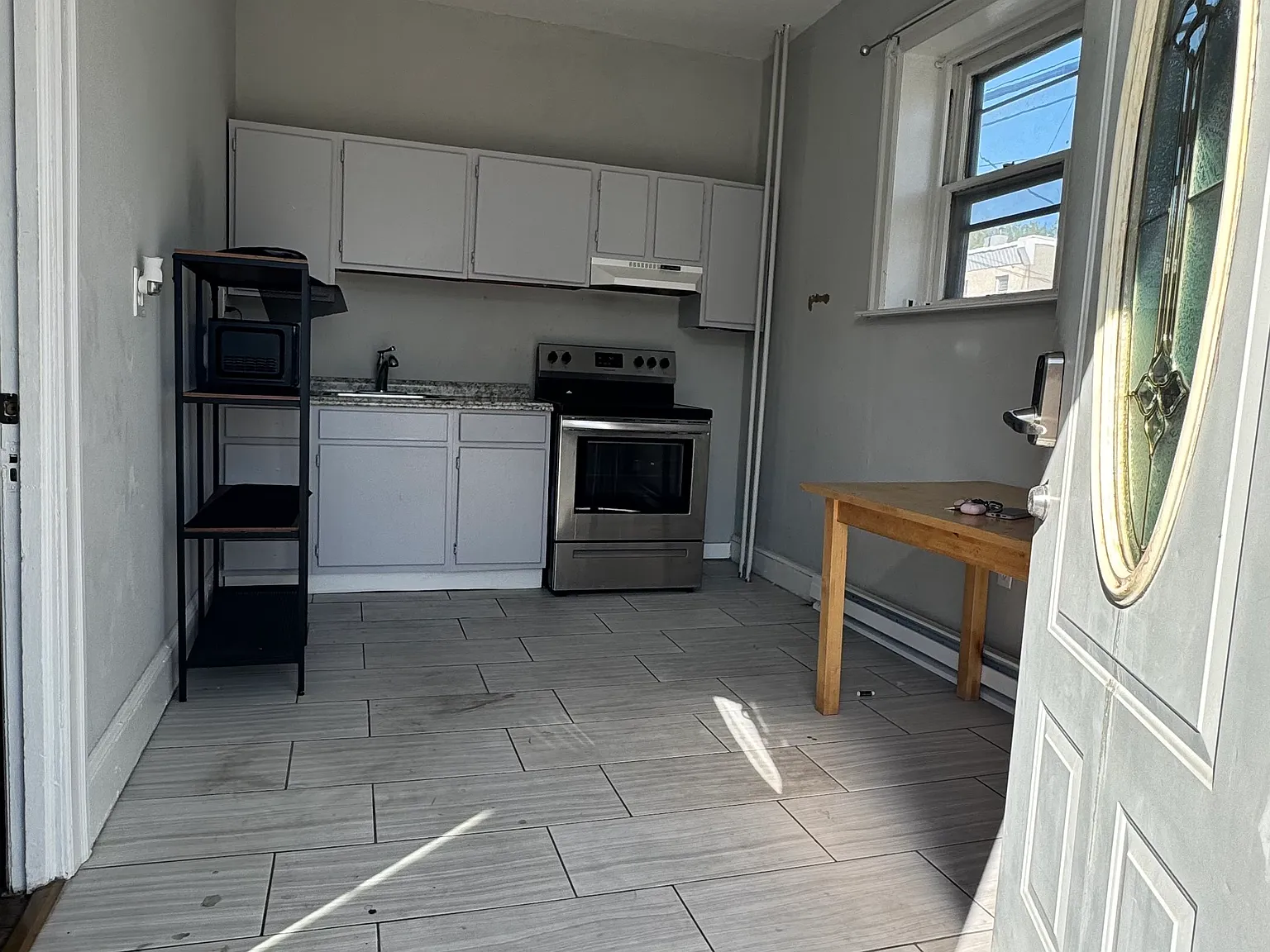 1 bed, 350 sqft, $1,025 — Photo 3