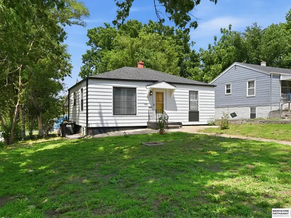 3496 Pratt St, Omaha, NE 68111