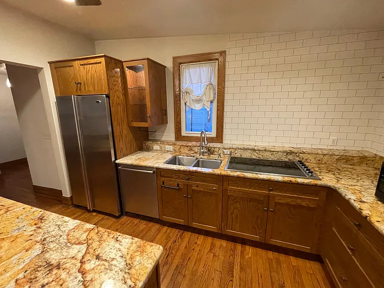 319 Dewey St — Photo 7