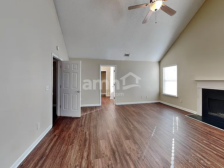 298 Sheffield Ln — Photo 9