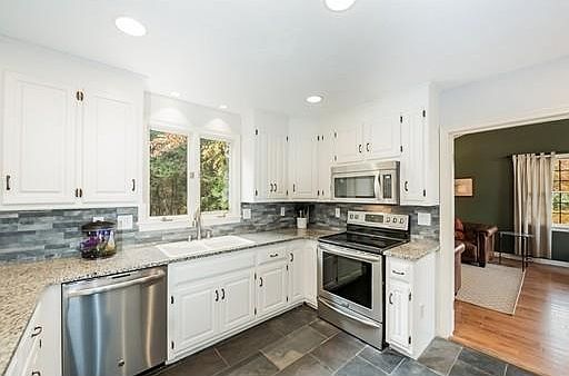 3rd image of 20 Bridie Ln