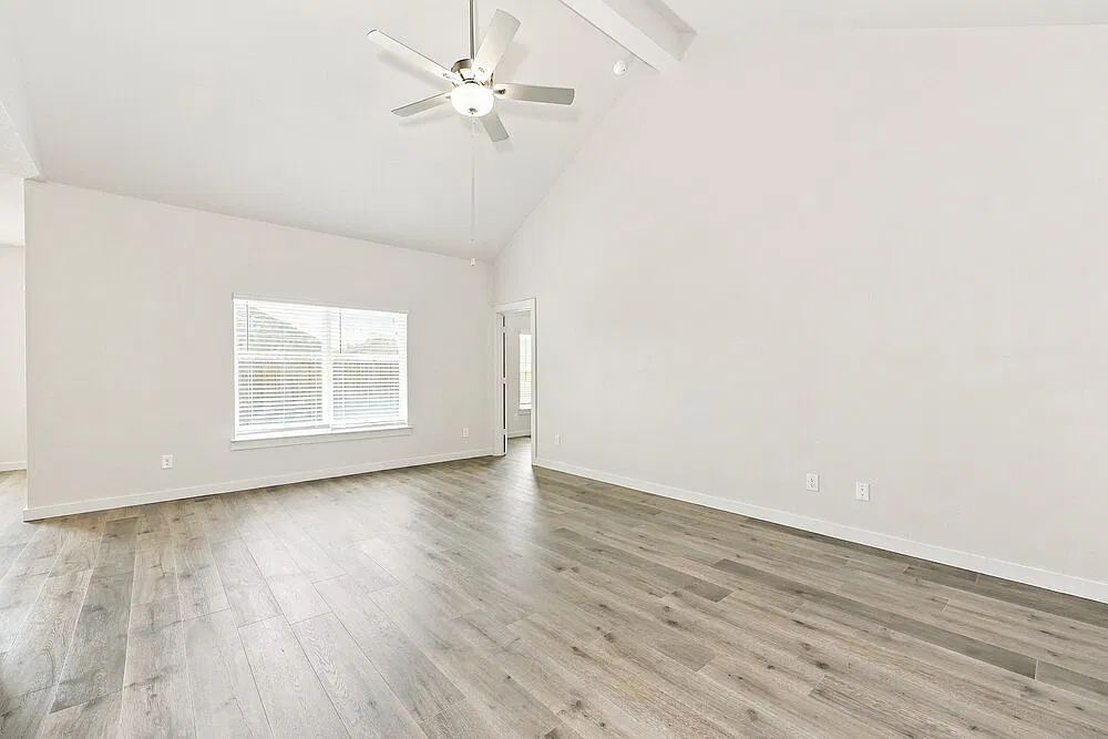 4 bed, 2.0 bath, 1658 sqft, $2,245 — Photo 4