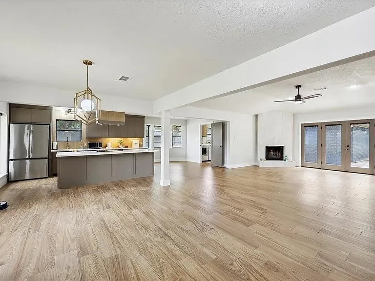 5925 Woodway Dr — Photo 8