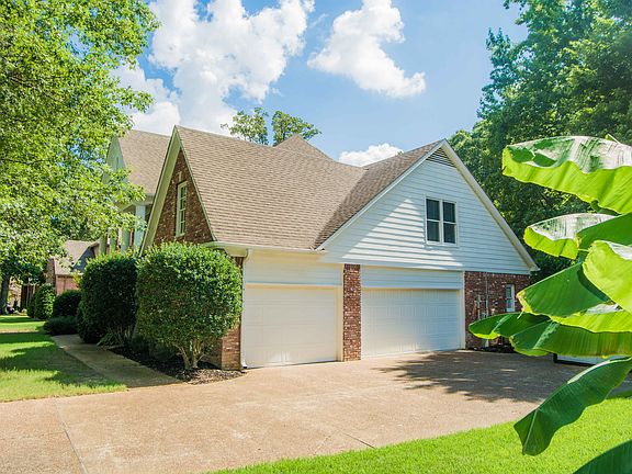 4th image of 986 Surrey Oaks Dr