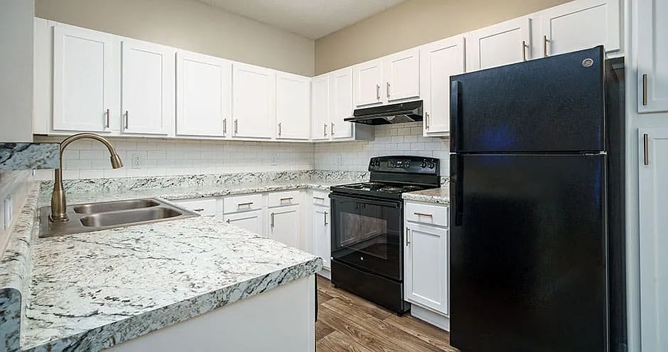 The Falls and Woods of Hoover Apartments — Photo 1