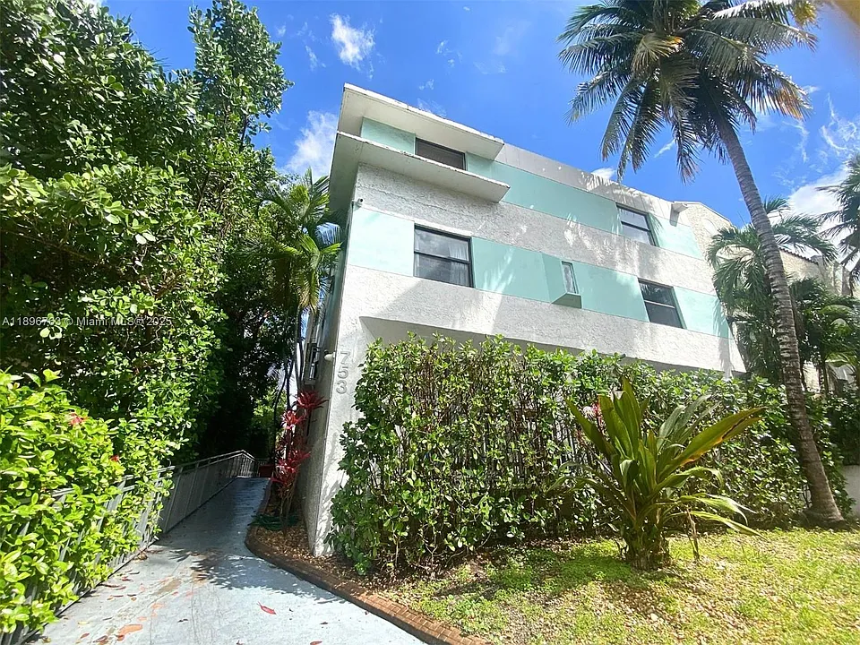753 Michigan Ave #2B