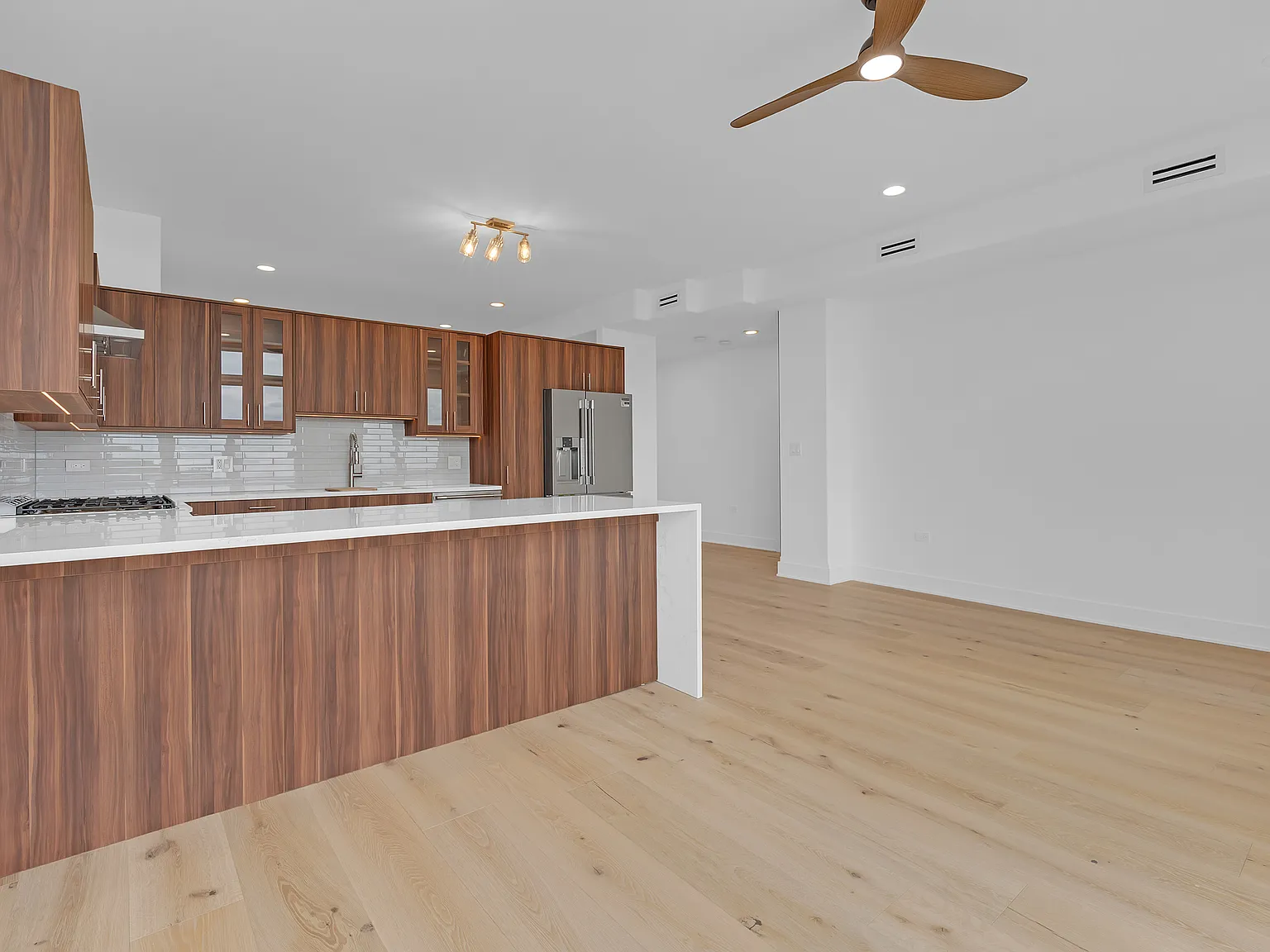 2 bed, 1340 sqft, $2,650 — Photo 3