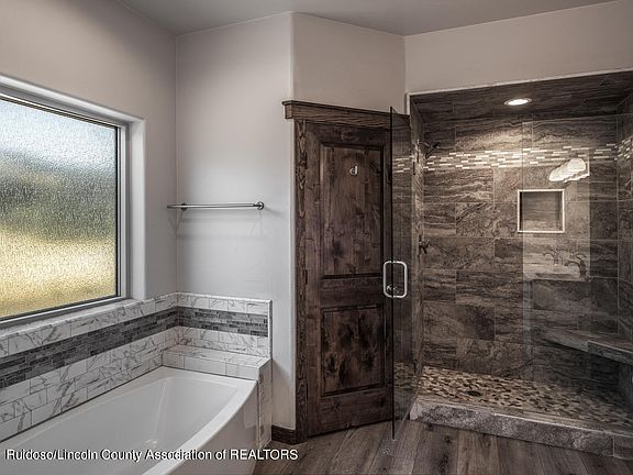 5th image of 155 Deer Valley Dr