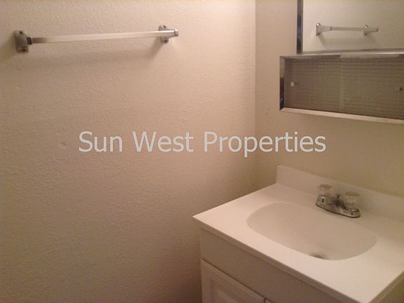 4th image of 2901 Parque De Oeste Dr APT A