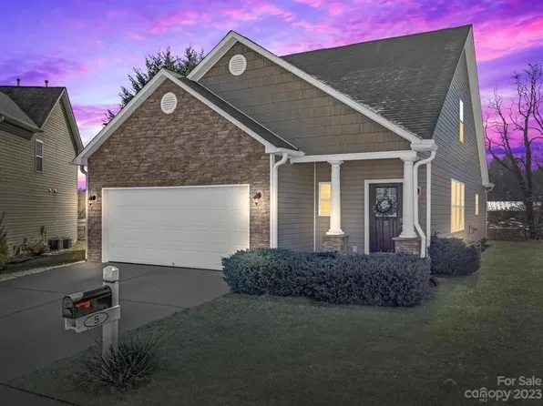5 Maxim Ct, Arden, NC 28704