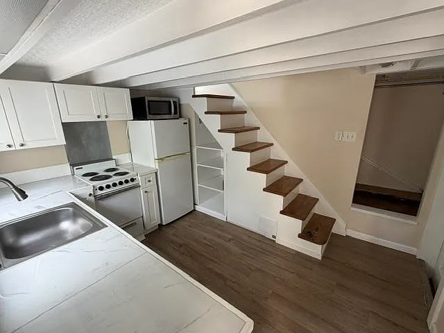 25 Desoto Pl #4 — Photo 4